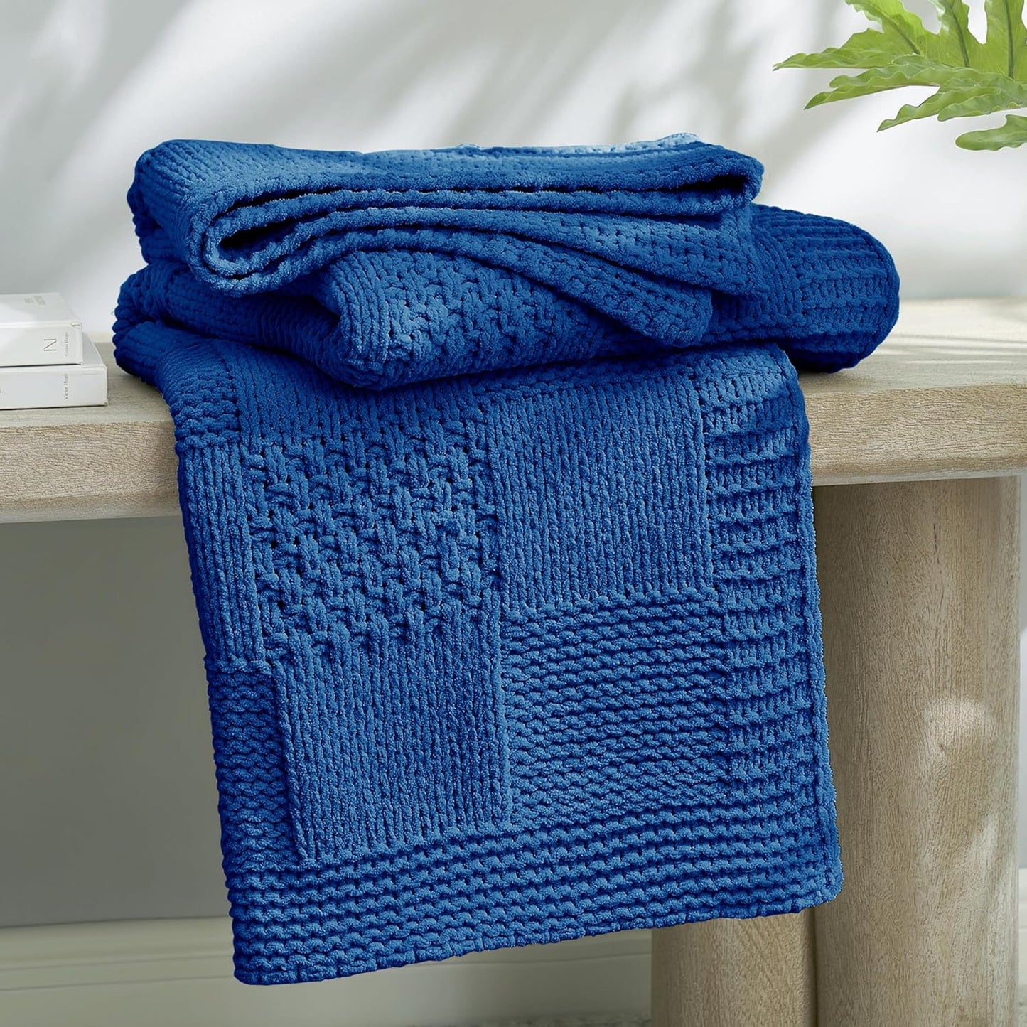Amélie Home Chenille Knit Throw Blanket for Couch, Checkered Texture Decorative Soft Blanket for