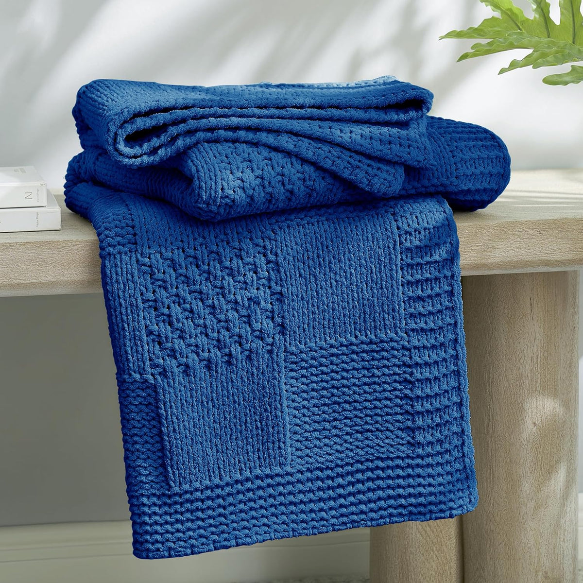 Amélie Home Chenille Knit Throw Blanket for Couch, Checkered Texture Decorative Soft Blanket for