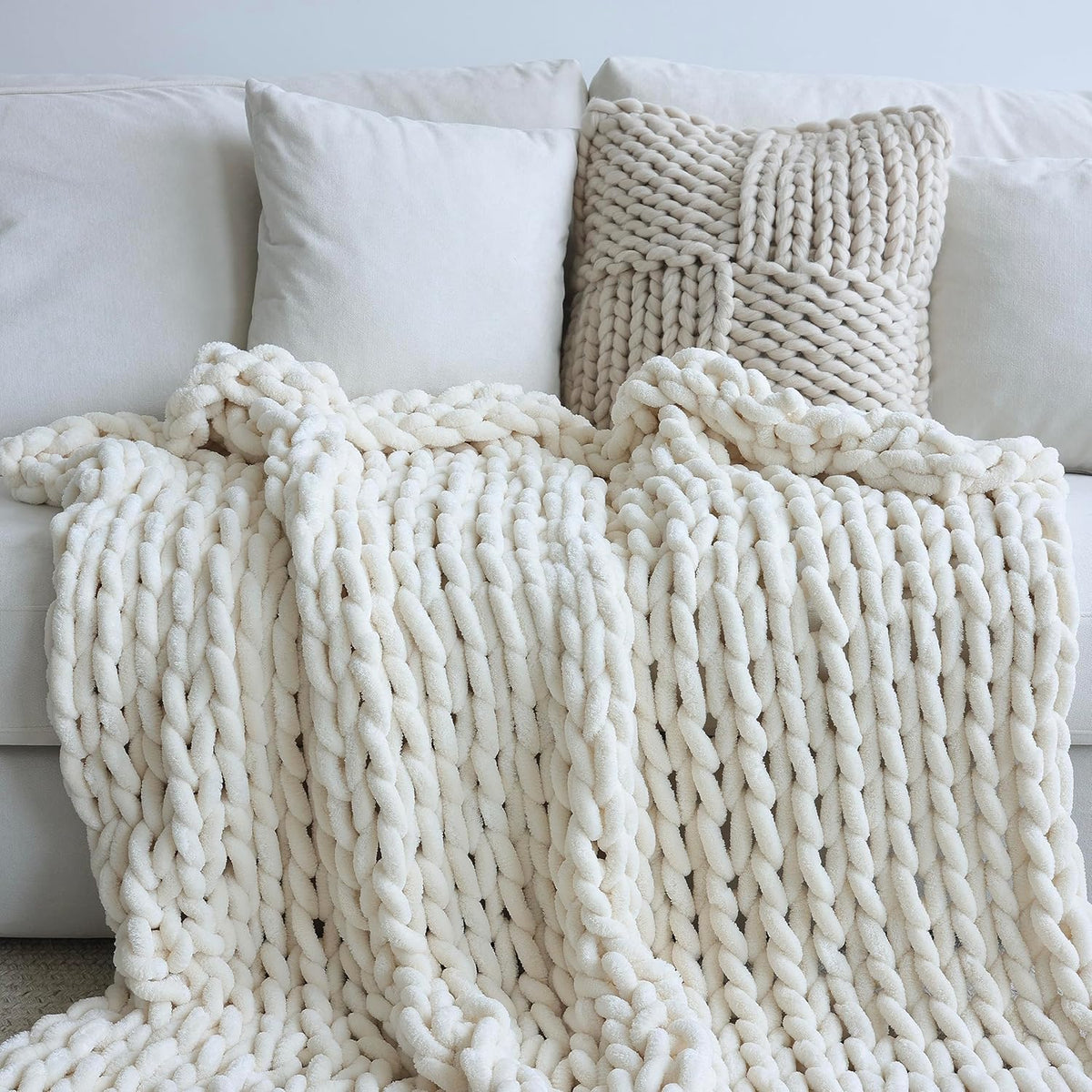 Maetoow Chenille Chunky Knit Blanket Throw （50×60 Inch）, Handmade Warm & Cozy Blanket Couch, Bed