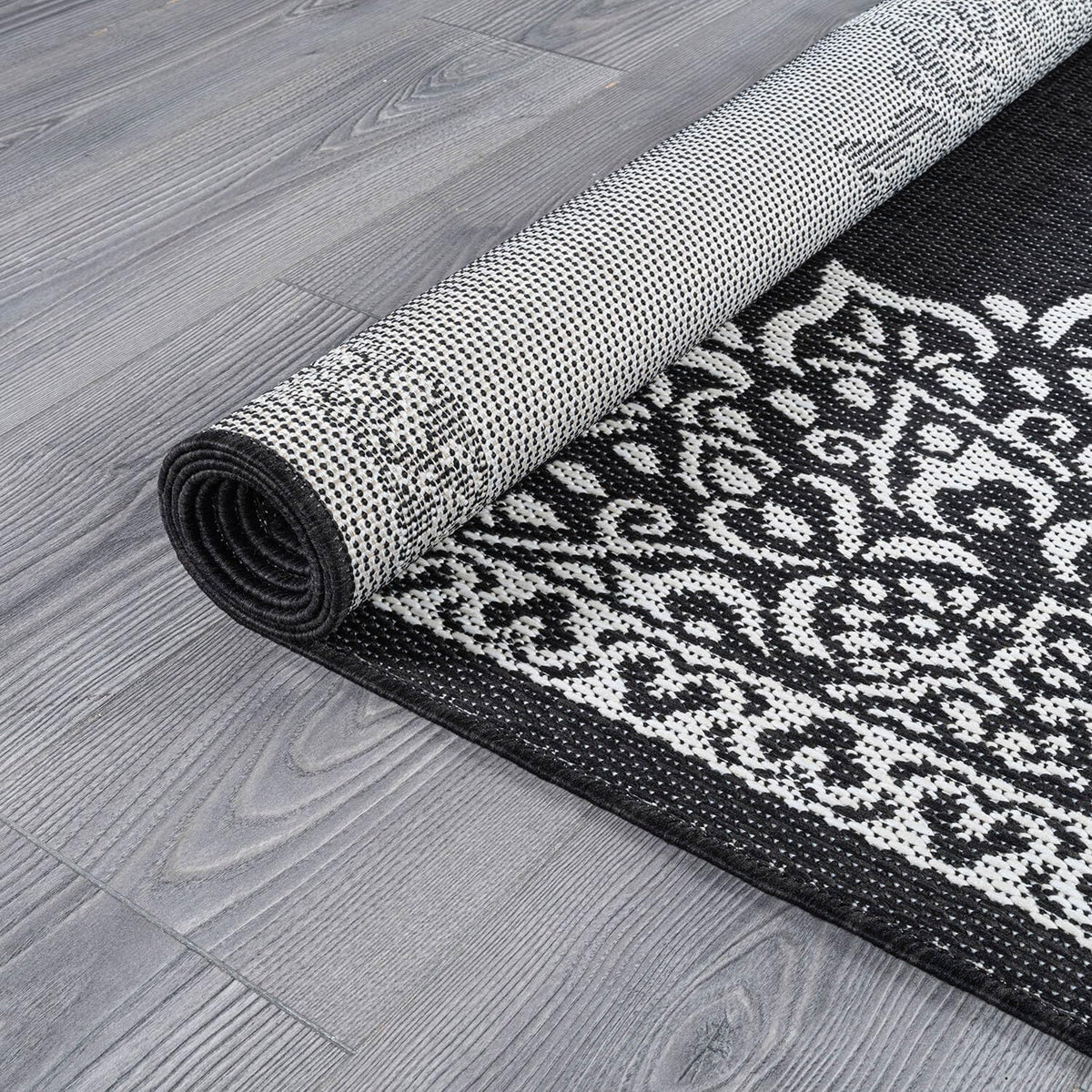 CAMILSON Outdoor Rug, 5x7 Medallion Black White Modern Area Rugs for Indoor and Outdoor Patios