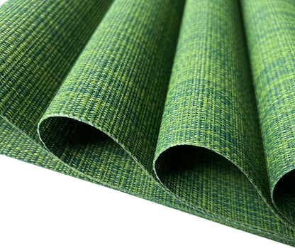 WAZAIGUR Placemats Set of 4 for Dining Table Heat-Resistant Washable Place Mats Woven Vinyl Kitchen