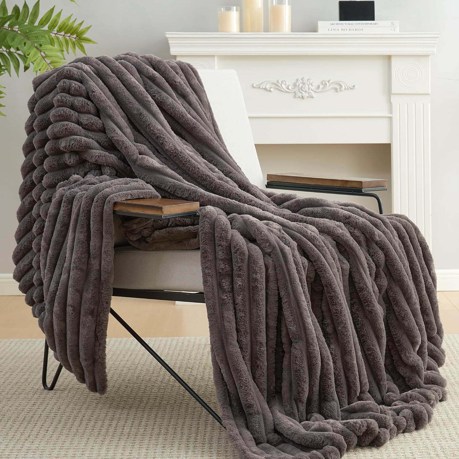 Amélie Home Faux Fur Throw Blanket for Couch, Cozy Fuzzy Fluffy Fur Luxurious Soft Striped Plush
