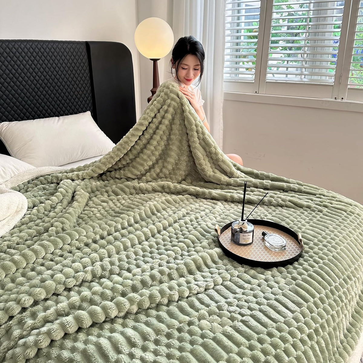 UKELER Sherpa Throw Blanket 60 × 80 inch, 470 GSM Striped Sherpa Fleece Blankets for All Season