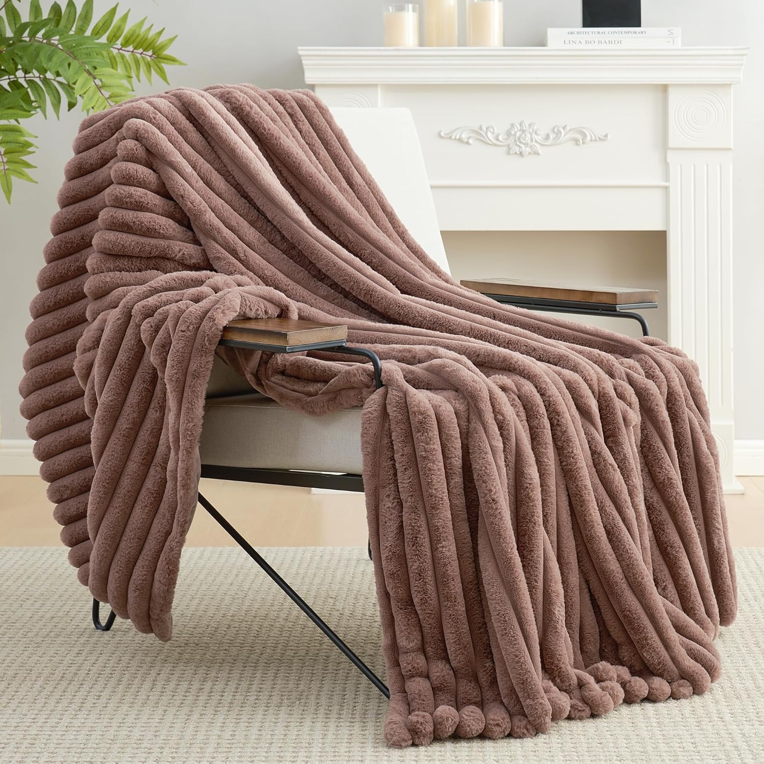 Amélie Home Faux Fur Throw Blanket for Couch, Cozy Fuzzy Fluffy Fur Luxurious Soft Striped Plush