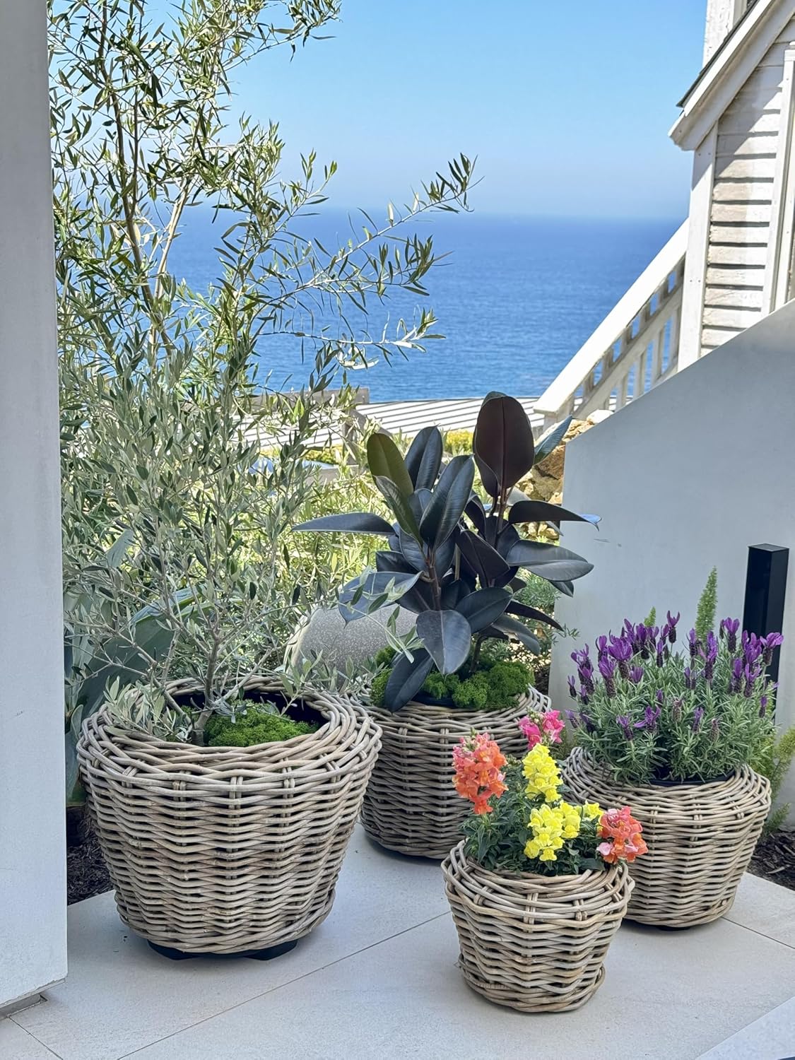 Rattan Kobo Indoor Outdoor Planter Basket with Plastic Pot Medium 35 Gallon Soil Capacity