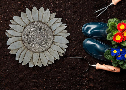 NAT & Jules Sunflower Shaped Dimensional Indoor Outdoor 12 inch Cast Resin Decorative Garden
