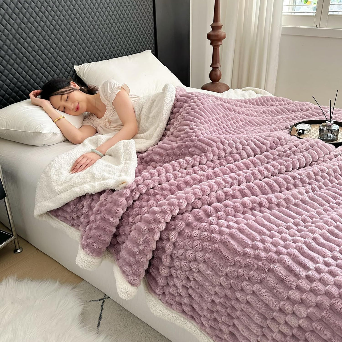 UKELER Sherpa Bed Blanket 80 × 90 inch, Ultra Soft Queen Size Throw Blankets for All Season, 470
