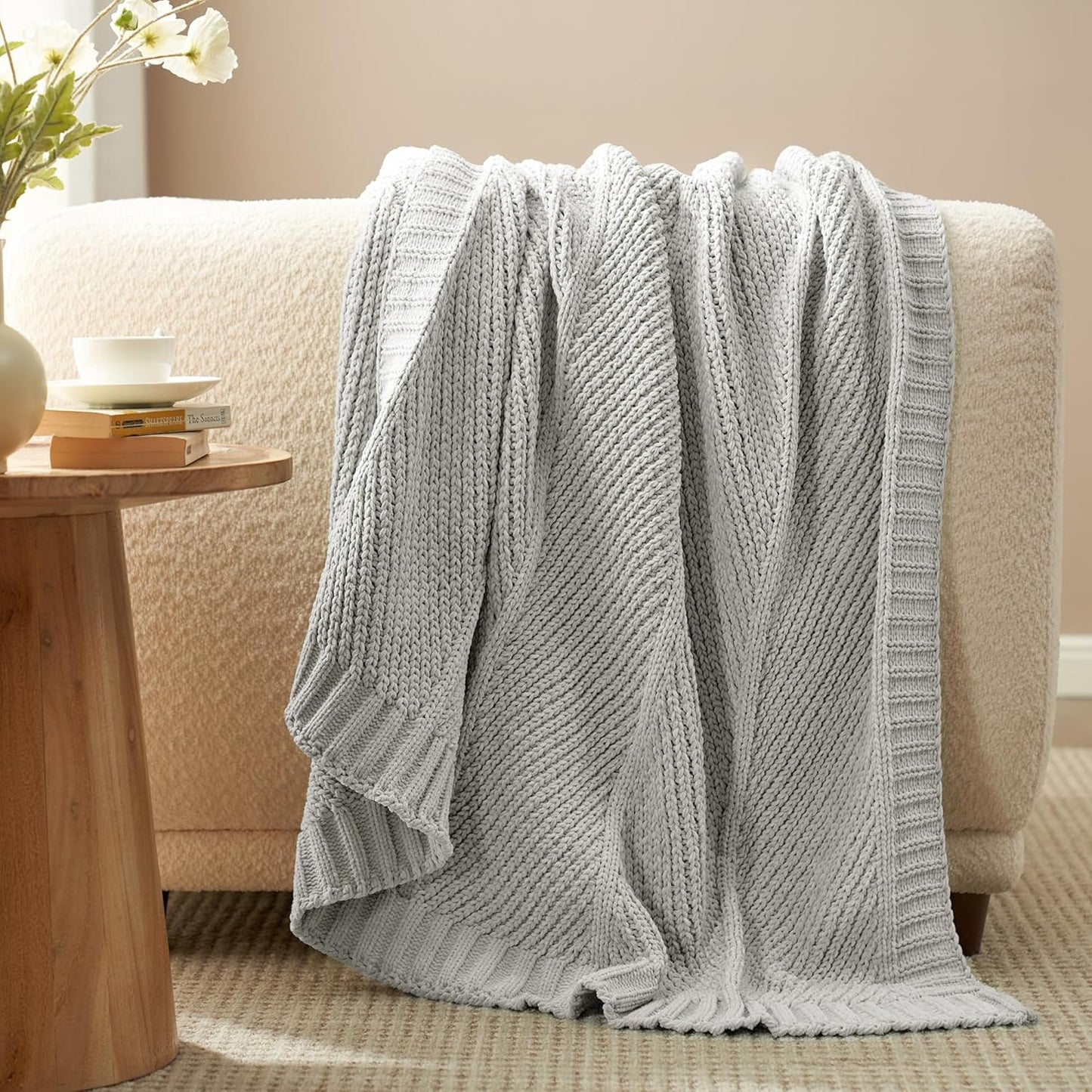 Amélie Home Chenille Knit Throw Blanket for Couch, Chevron Texture Decorative Soft Blanket for