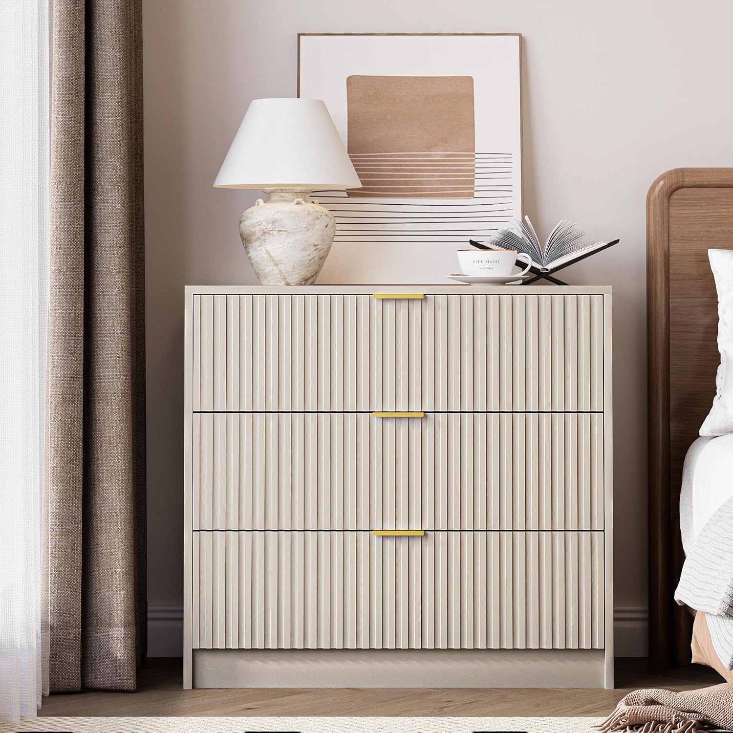 Fluted Dresser for Bedroom, 32 Inch Wide Nightstand with Large Drawer, 3 Drawer End Table for