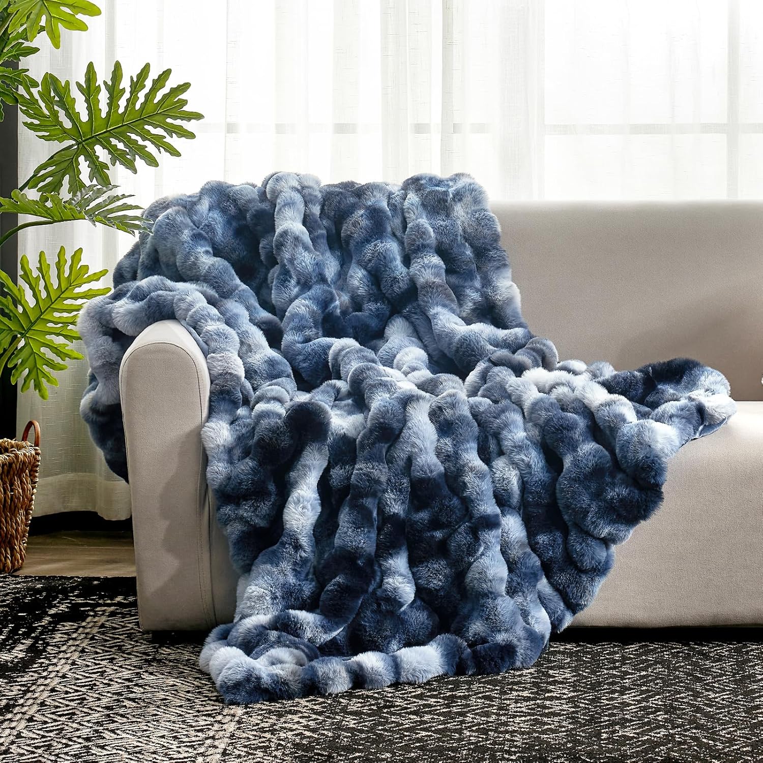 Cozy Bliss Faux Fur Throw Blanket for Couch, Fuzzy Soft Plush Thick Bubble Blanket for Sofa Bedroom