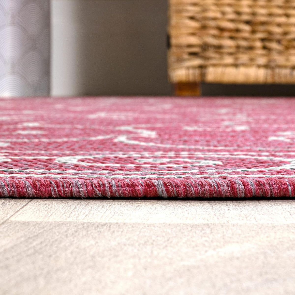 JONATHAN Y Vintage Filigree Indoor Outdoor Area Rug 3X5 Fuchsia/Light Gray, Charleston Textured