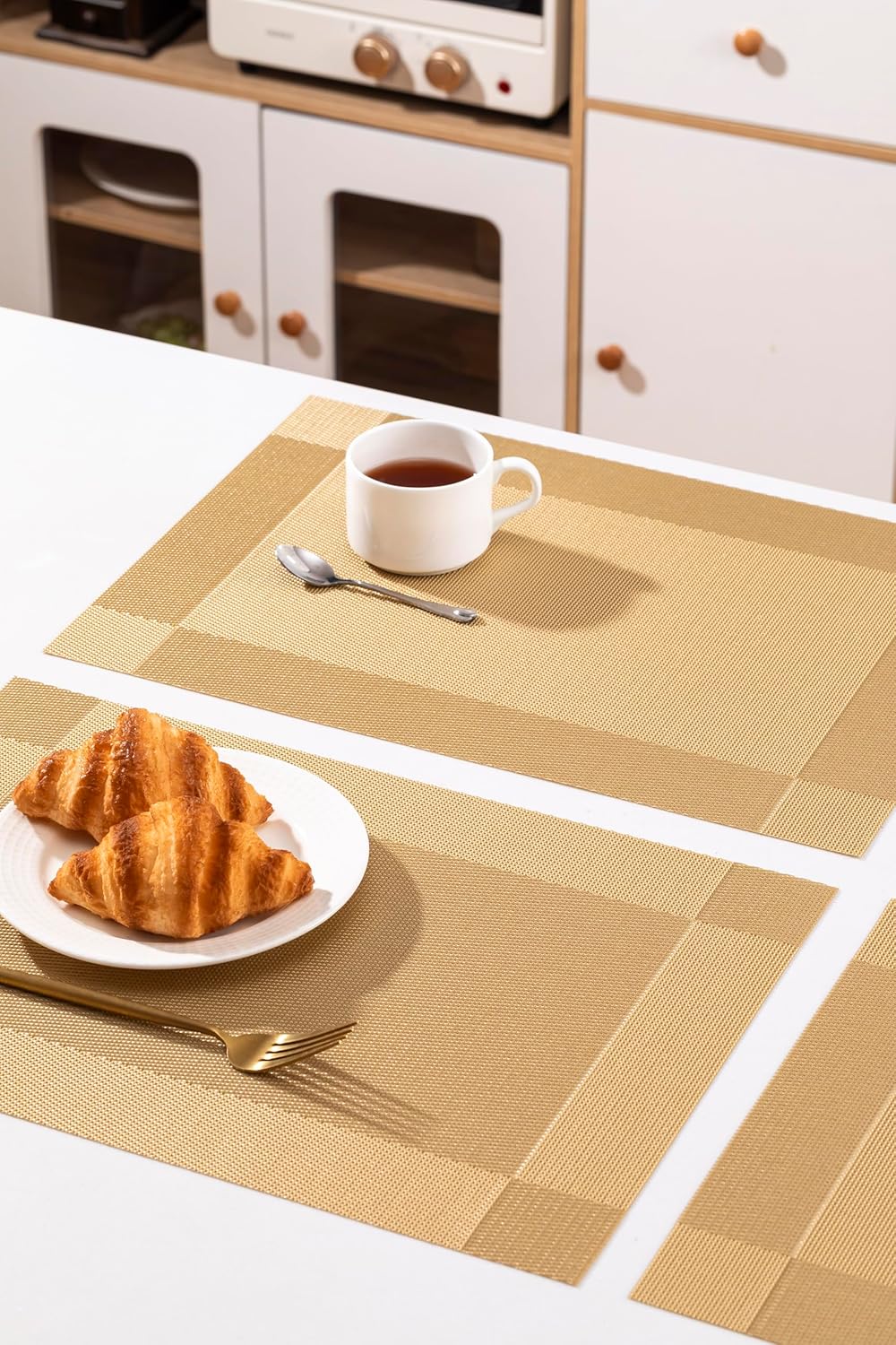 LEXMORE Placemats Set of 8 Vinyl/Plastic Woven Place Mats for Kitchen Table Indoor/Outdoor Washable