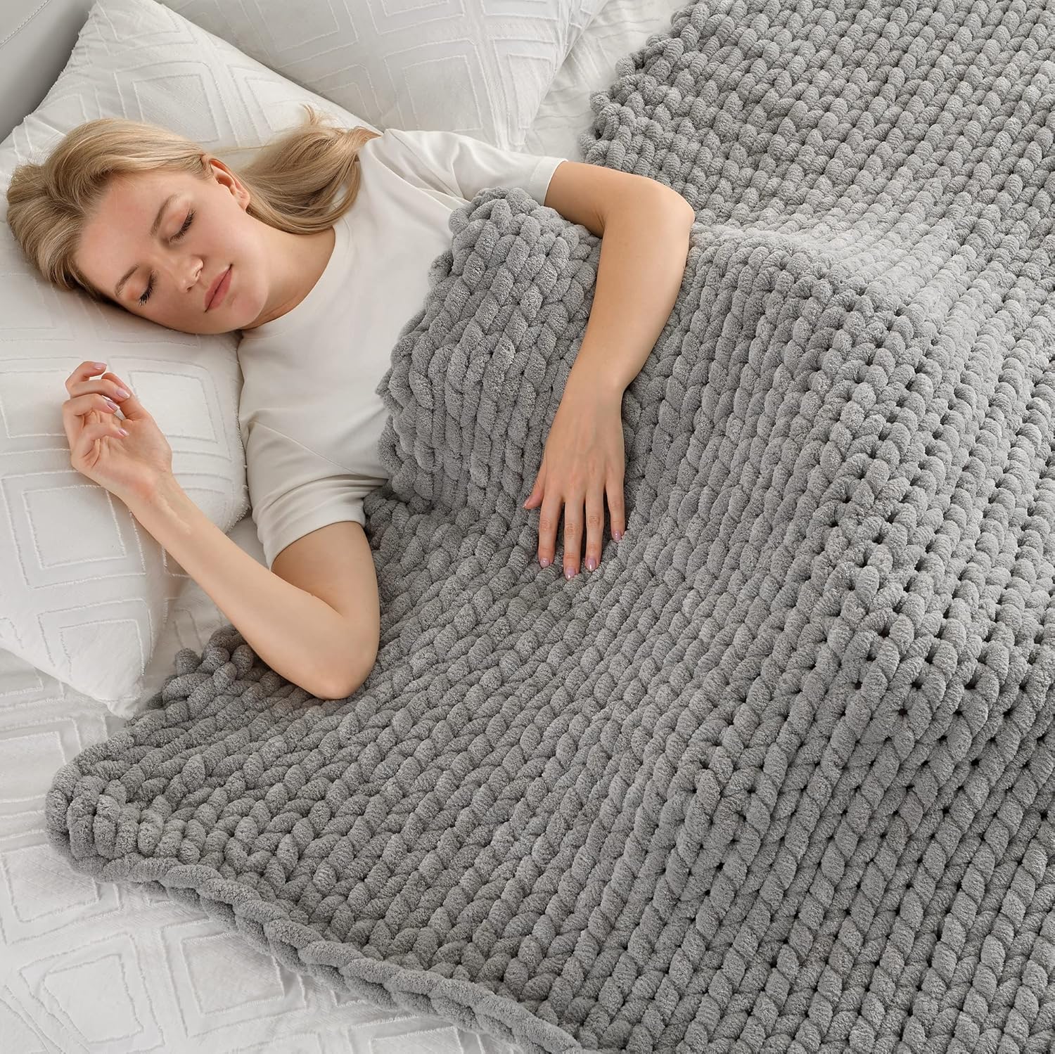 Maetoow Tighter Version Chenille Chunky Knit Blanket Throw （40×50 Inch）, Handmade Warm & Cozy