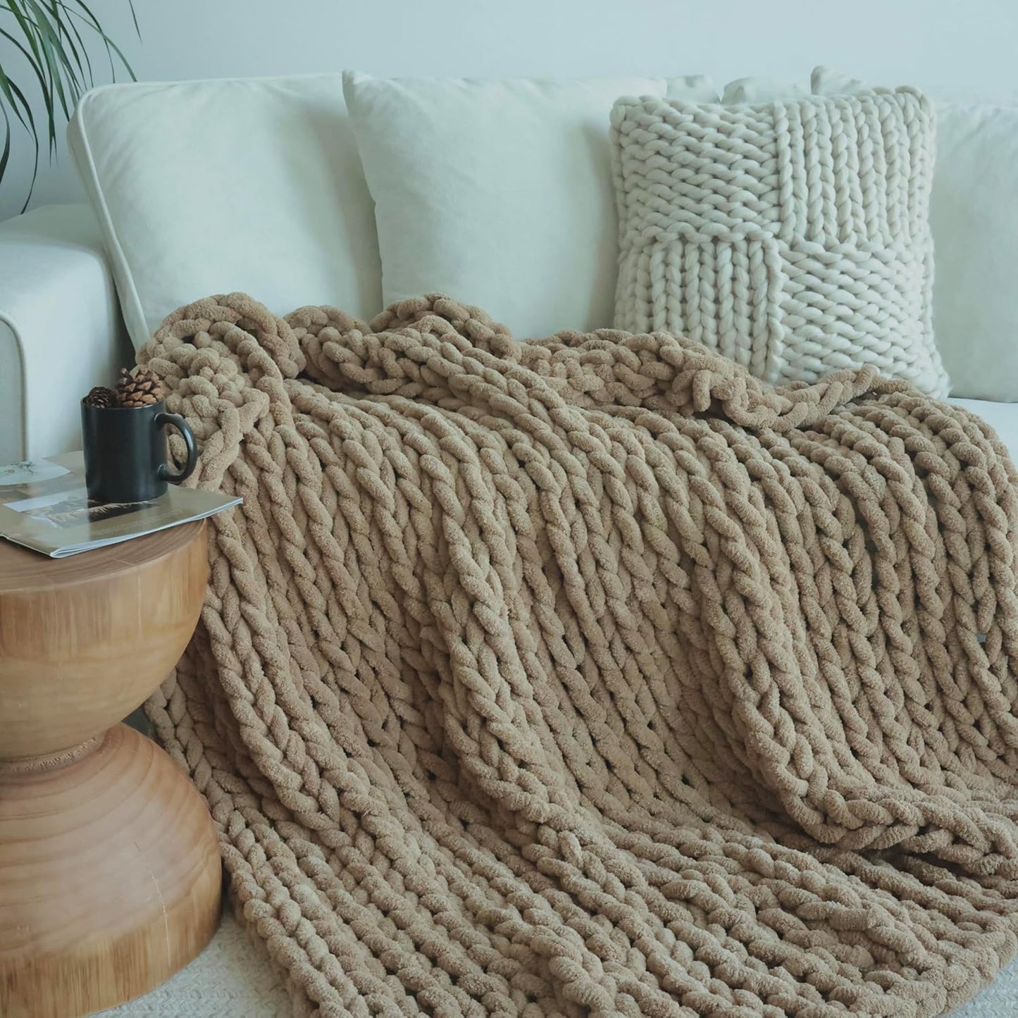 Maetoow Chenille Chunky Knit Blanket Throw （40×50 Inch）, Handmade Warm & Cozy Blanket Couch, Bed