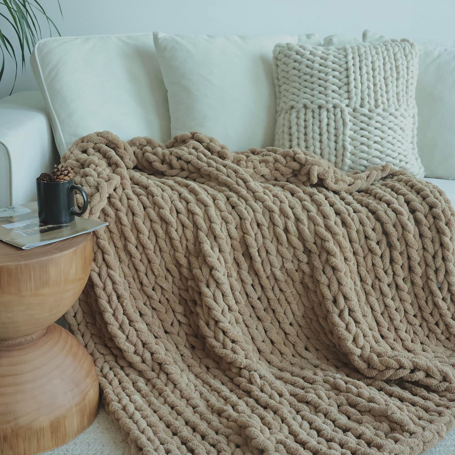 Maetoow Chenille Chunky Knit Blanket Throw （40×50 Inch）, Handmade Warm & Cozy Blanket Couch, Bed