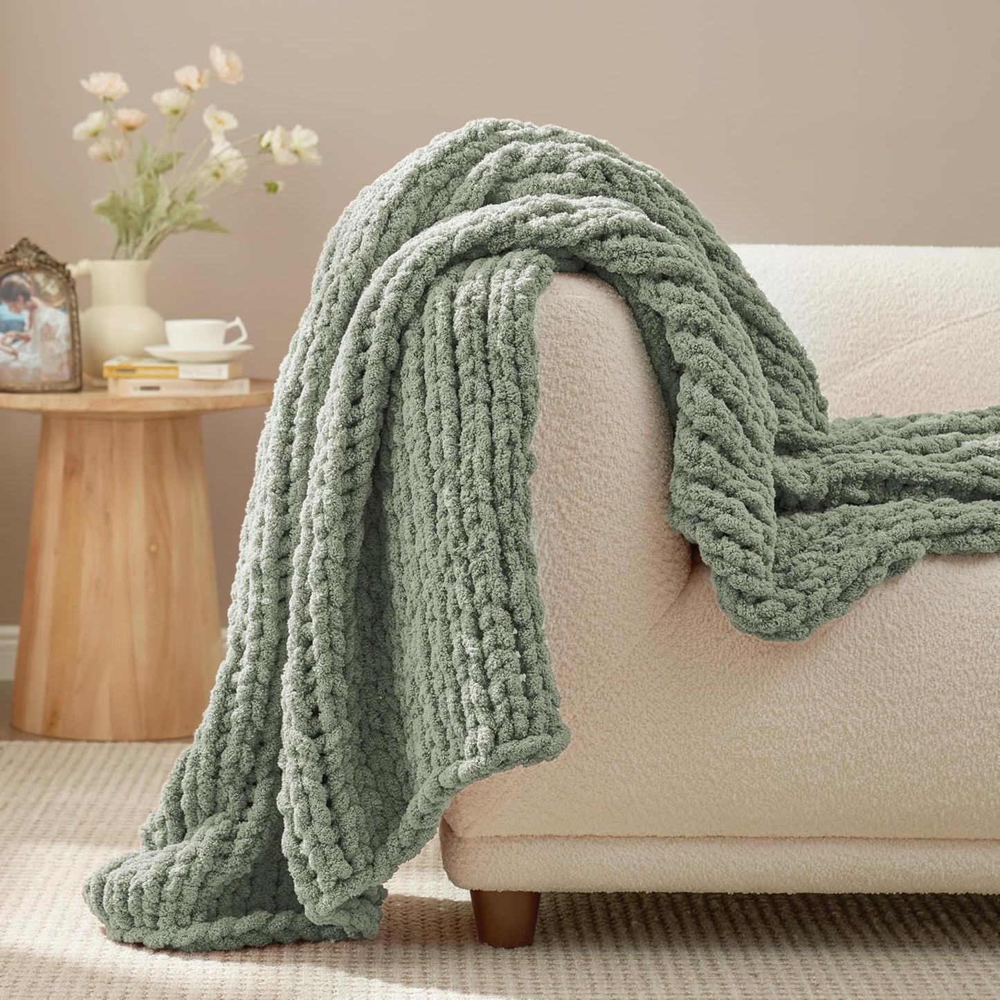 Amélie Home Chunky Knit Throw Blanket for Couch, Soft Chenille Crochet Blanket for Sofa, 50"x60"