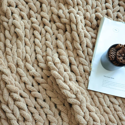 Maetoow Chenille Chunky Knit Blanket Throw （50×60 Inch）, Handmade Warm & Cozy Blanket Couch, Bed