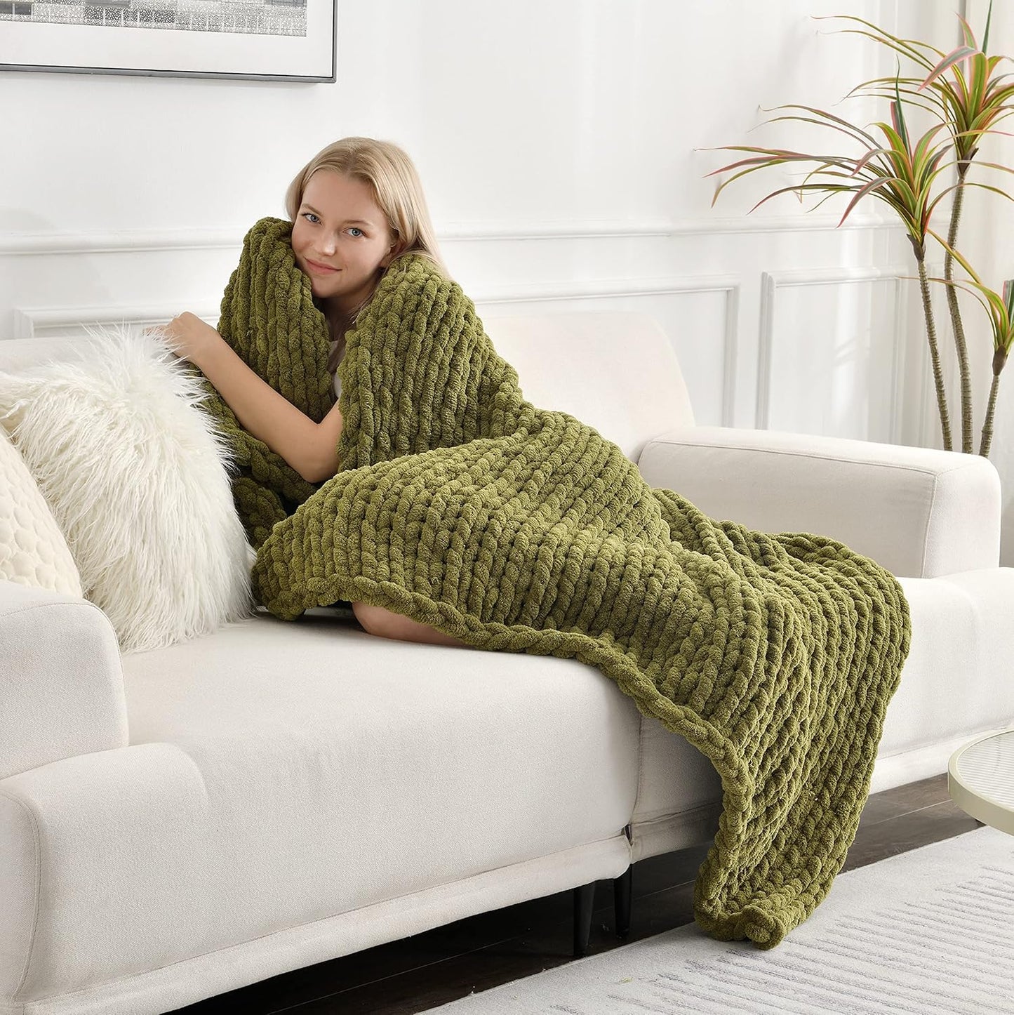 Maetoow Tighter Version Chenille Chunky Knit Blanket Throw 60×80 Inch, Handmade Warm & Cozy Blanket