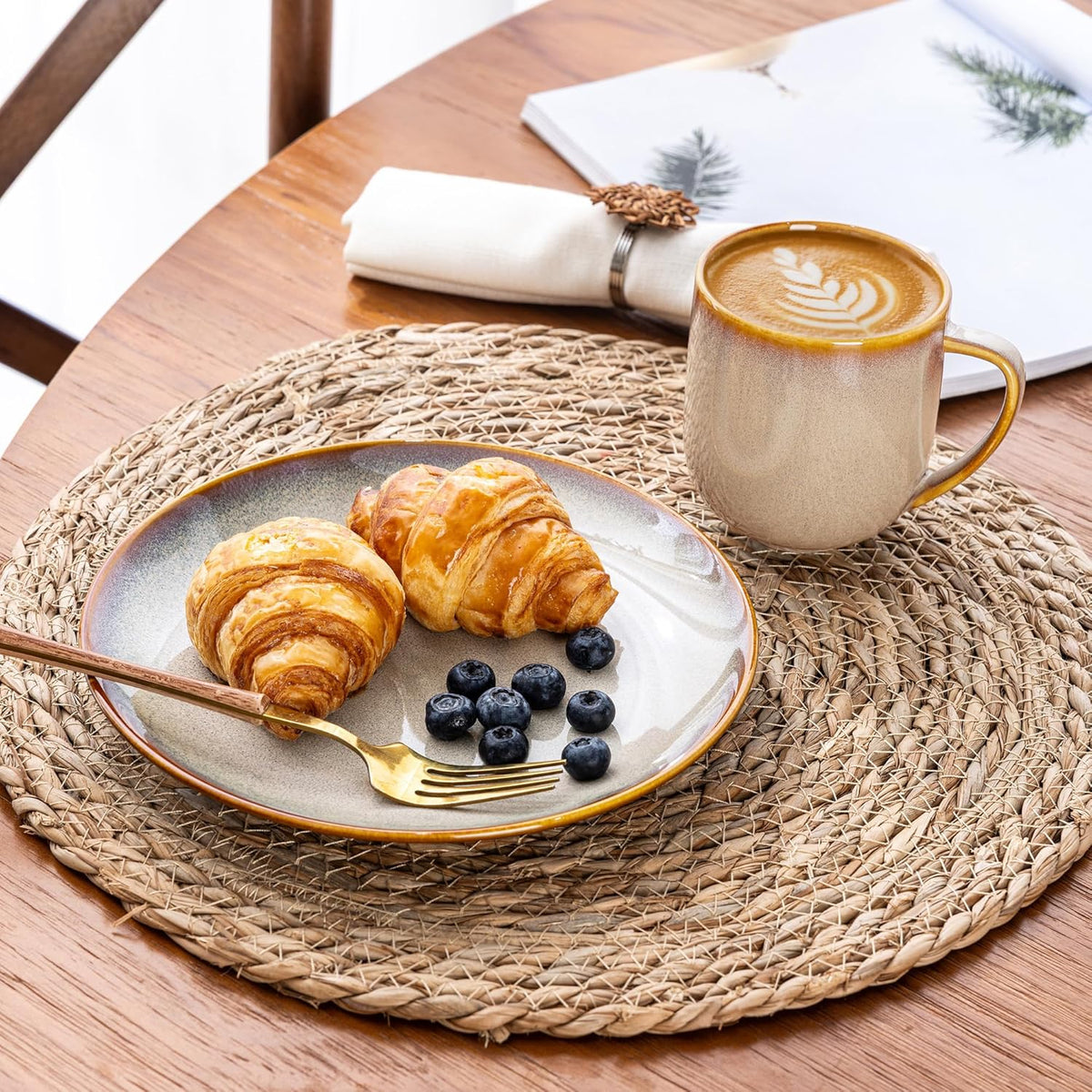 LERATIO Ceramic Dinnerware Sets for 4,16-Piece Reactive Glaze Plates and Bowls Set with Mugs,Highly
