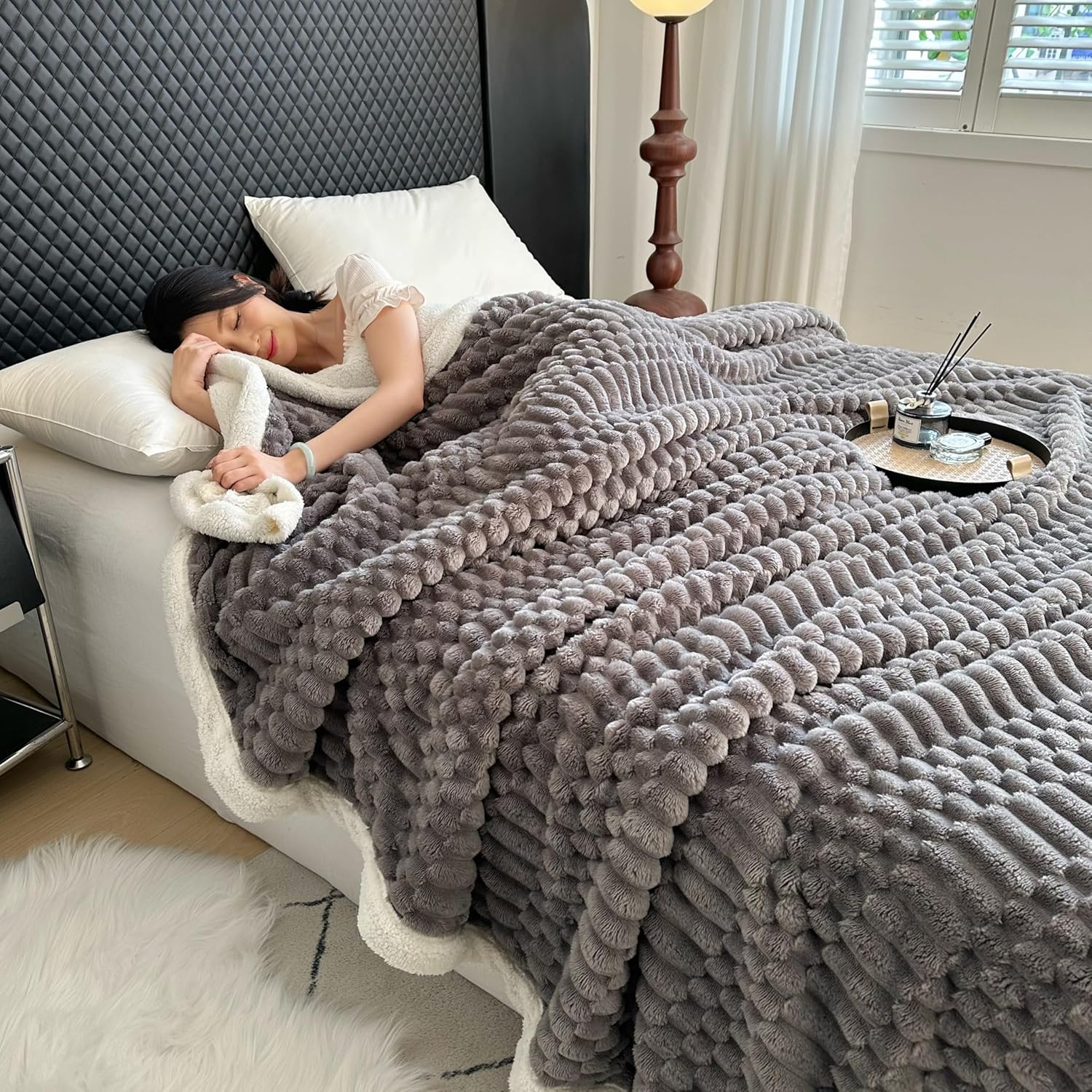 UKELER Sherpa Bed Blanket 80 × 90 inch, Ultra Soft Queen Size Throw Blanket for All Season, 470 GSM