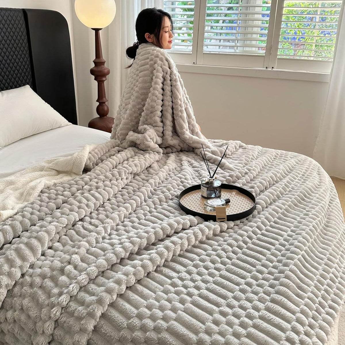 UKELER Sherpa Bed Blanket 80 × 90 inch, Ultra Soft Queen Size Throw Blanket for All Season, 470 GSM