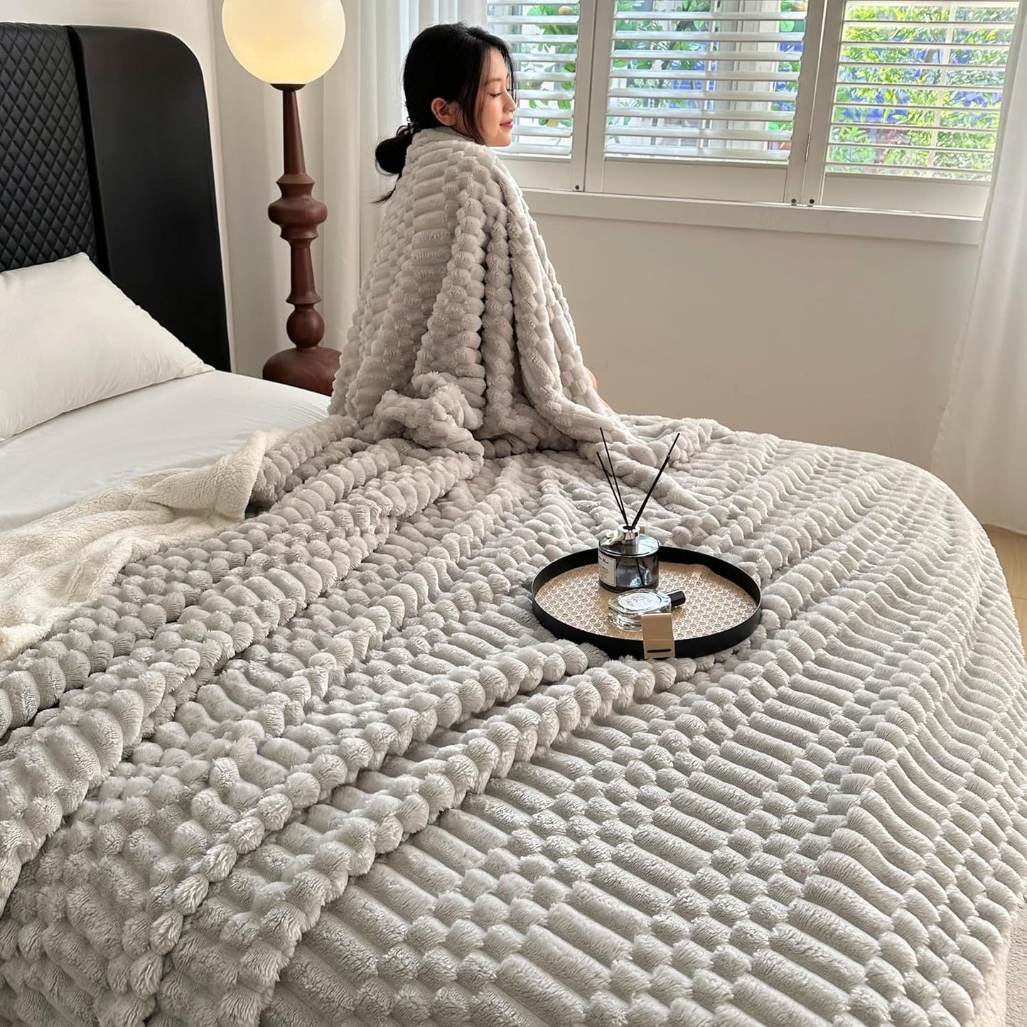 UKELER Sherpa Throw Blanket 60 × 80 inch, 470 GSM Striped Sherpa Fleece Blanket for All Season