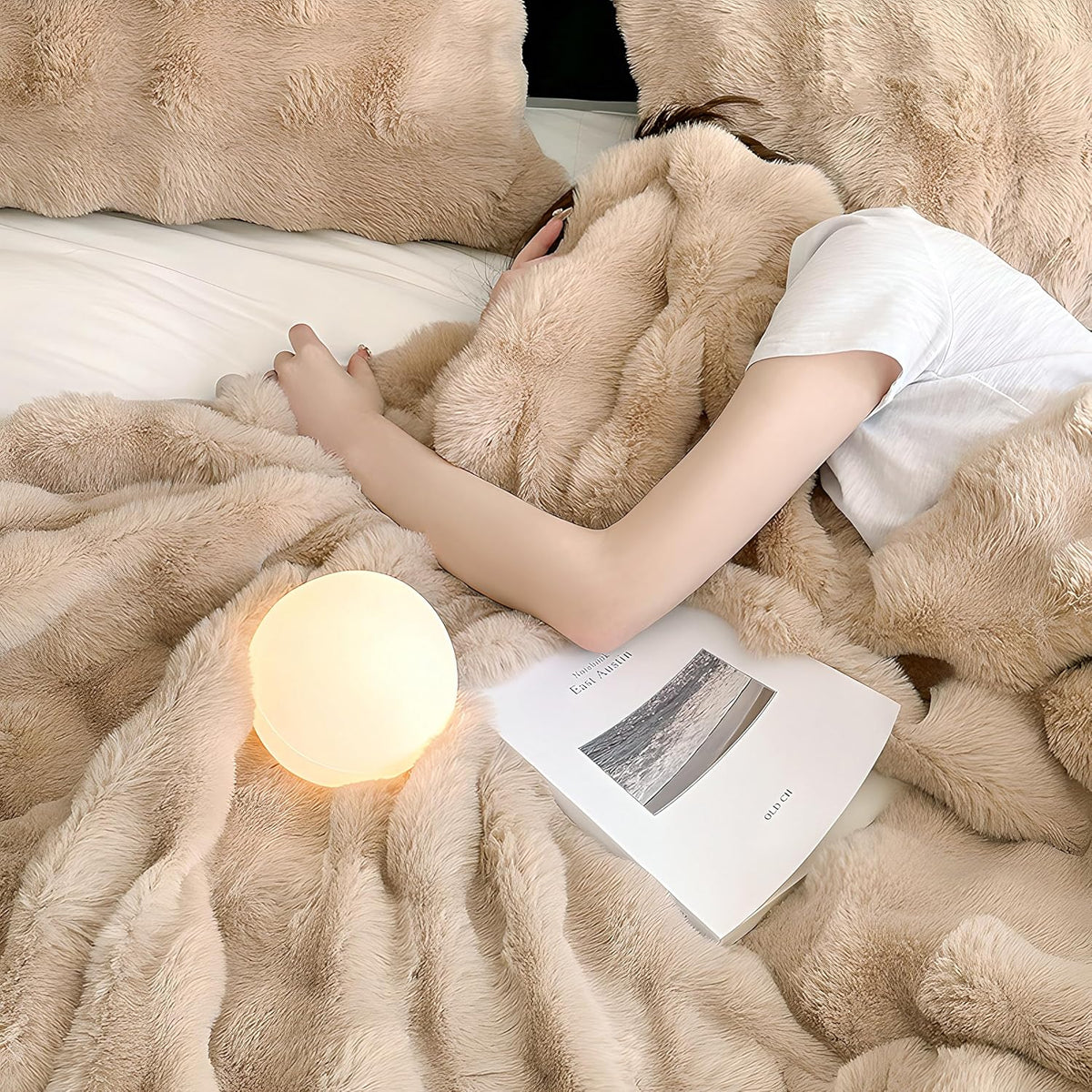 UKELER Faux Fur Throw Blanket Plush Thick Fleece Blanket Fluffy Cozy Soft Warm Blankets Throws for