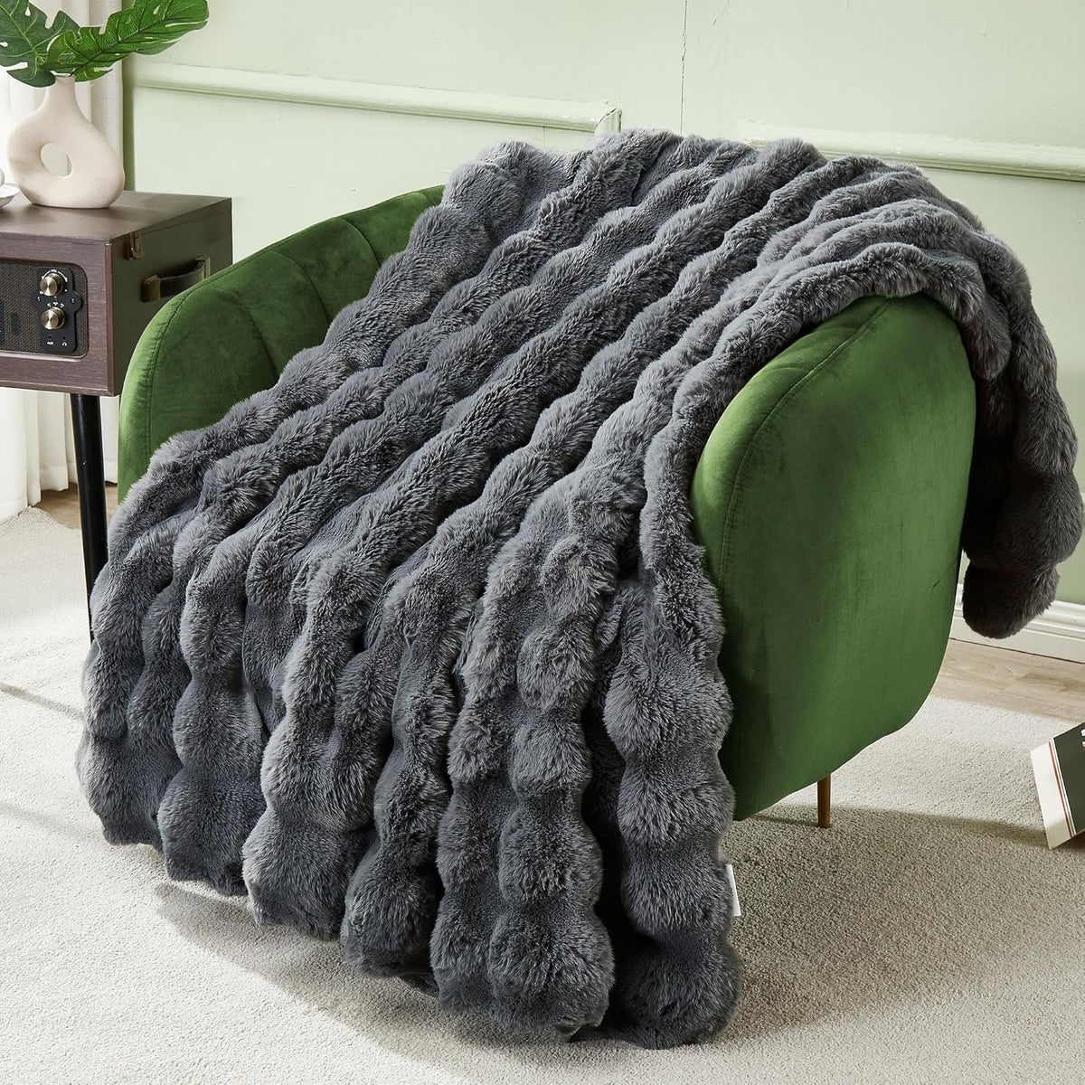 DREAMNINE Soft Fuzzy Bubble Faux Rabbit Fur Throw Blanket for Couch 50" x 60", Double Sided Long