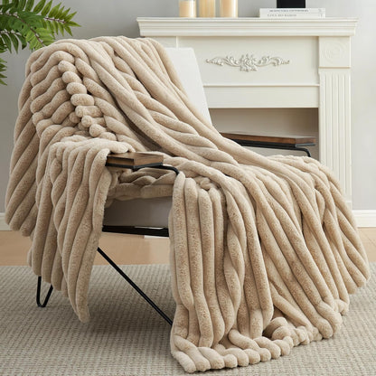 Amélie Home Faux Fur Throw Blanket for Couch, Cozy Fuzzy Fluffy Fur Luxurious Soft Striped Plush