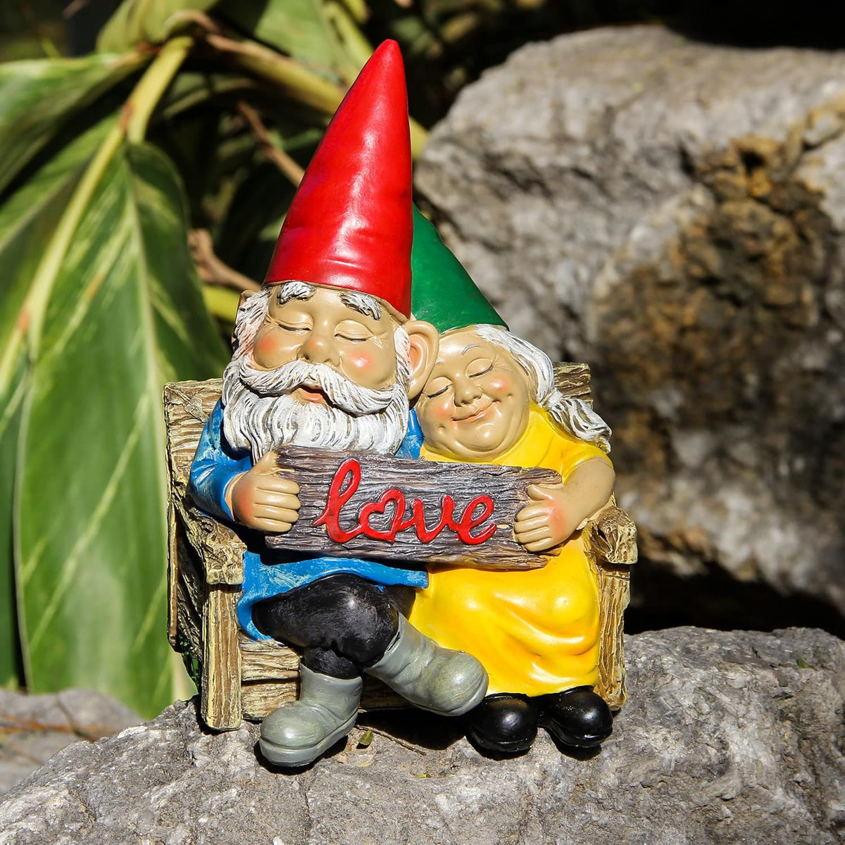 Garden gnome statue for outdoor decor,Couple in love gnomes figurine for patio lawn yard garden