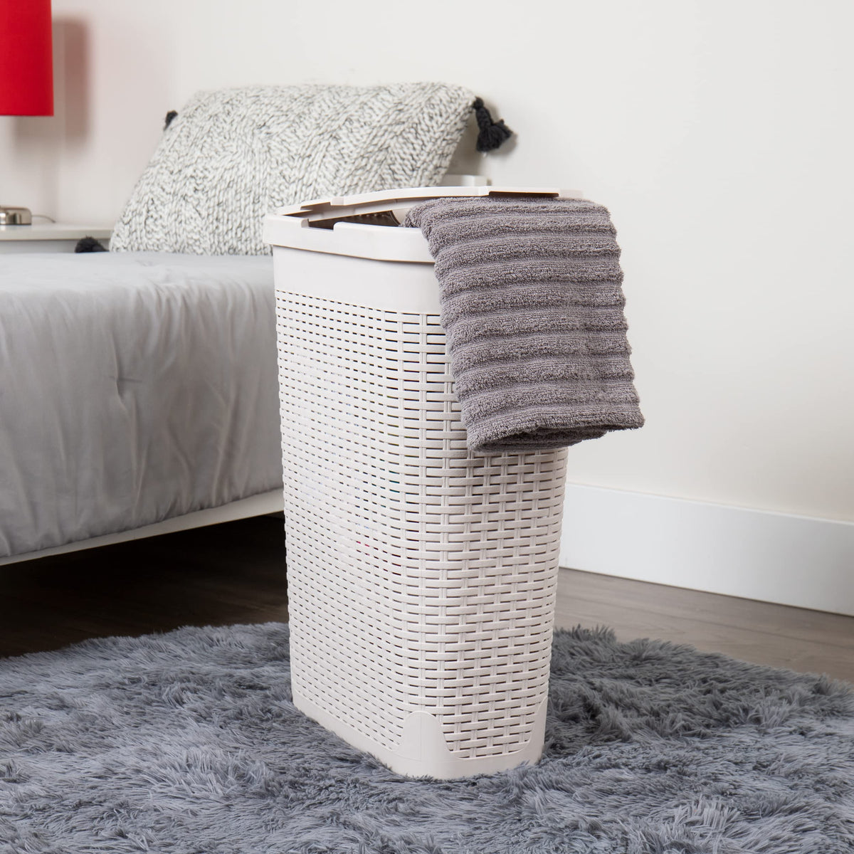 Mind Reader Slim Laundry Hamper with Lid, 40L Clothes Basket, Narrow Tapered Design with Ventilated