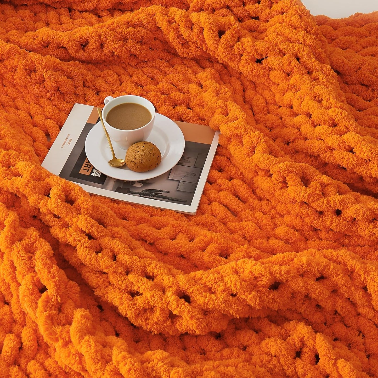 L'AGRATY Chunky Knit Blanket Throw: 72''x84'' Chenille Chunky Knitted Throw Blanket for Bed Couch