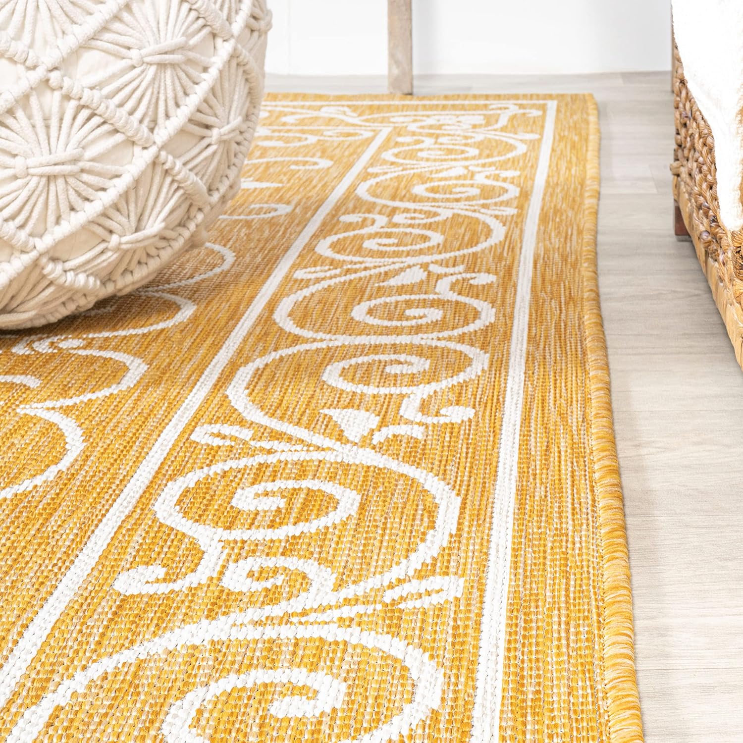 JONATHAN Y Vintage Filigree Indoor Outdoor Runner Rug 2X8 Yellow/Cream, Charleston Textured Weave