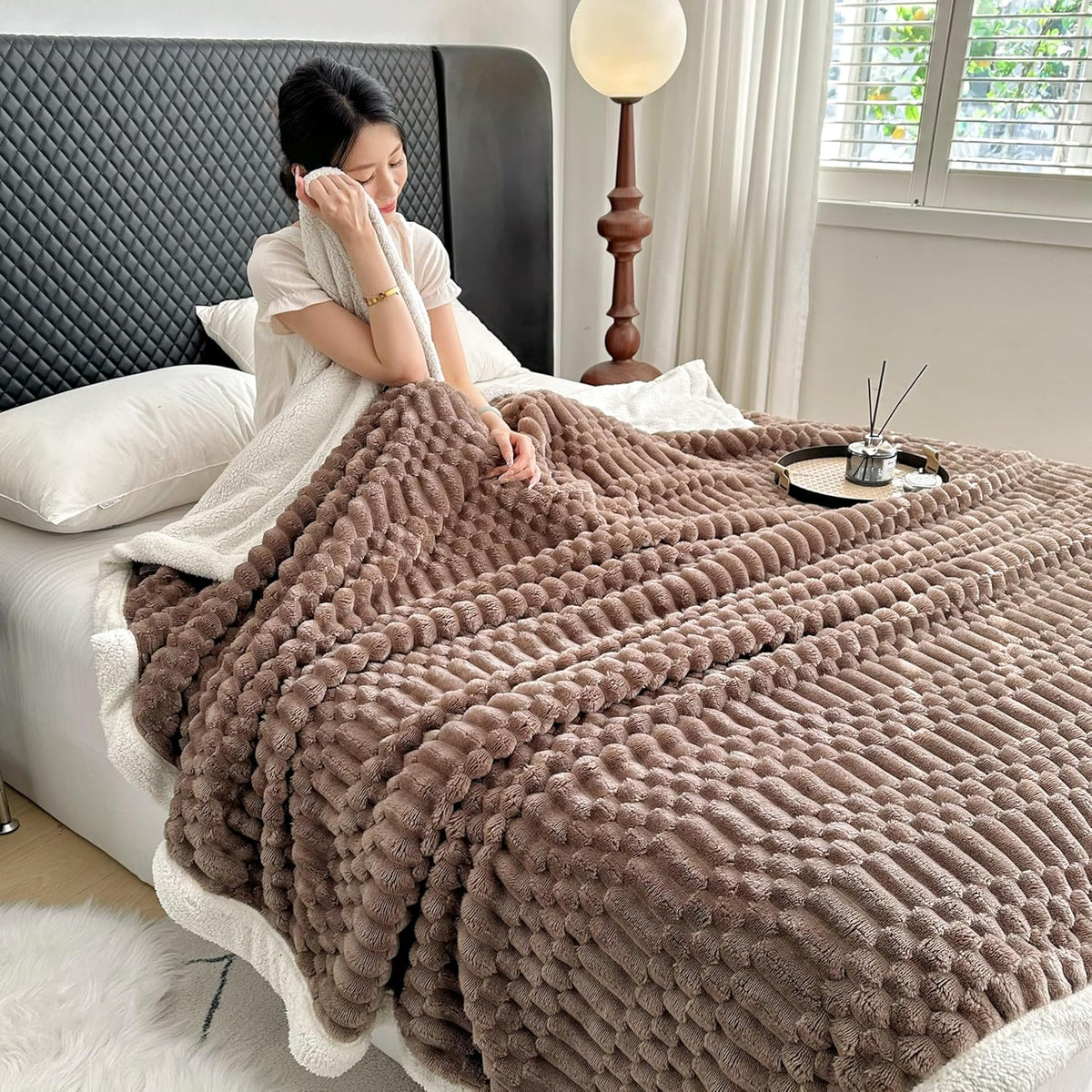 UKELER Sherpa Bed Blanket 80 × 90 inch, Ultra Soft Queen Size Throw Blankets for All Season, 470