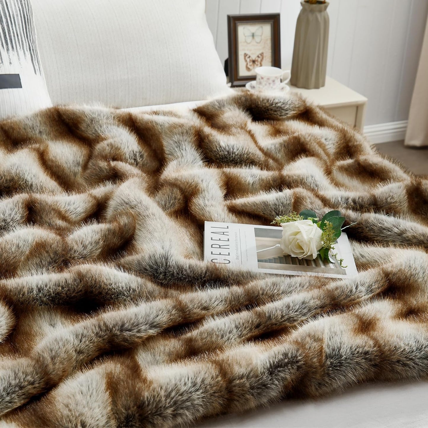 DREAMNINE Premium Luxury Fuzzy Animal Skin Faux Fur Throw Blanket 50" x 60", Double Sided Soft Long