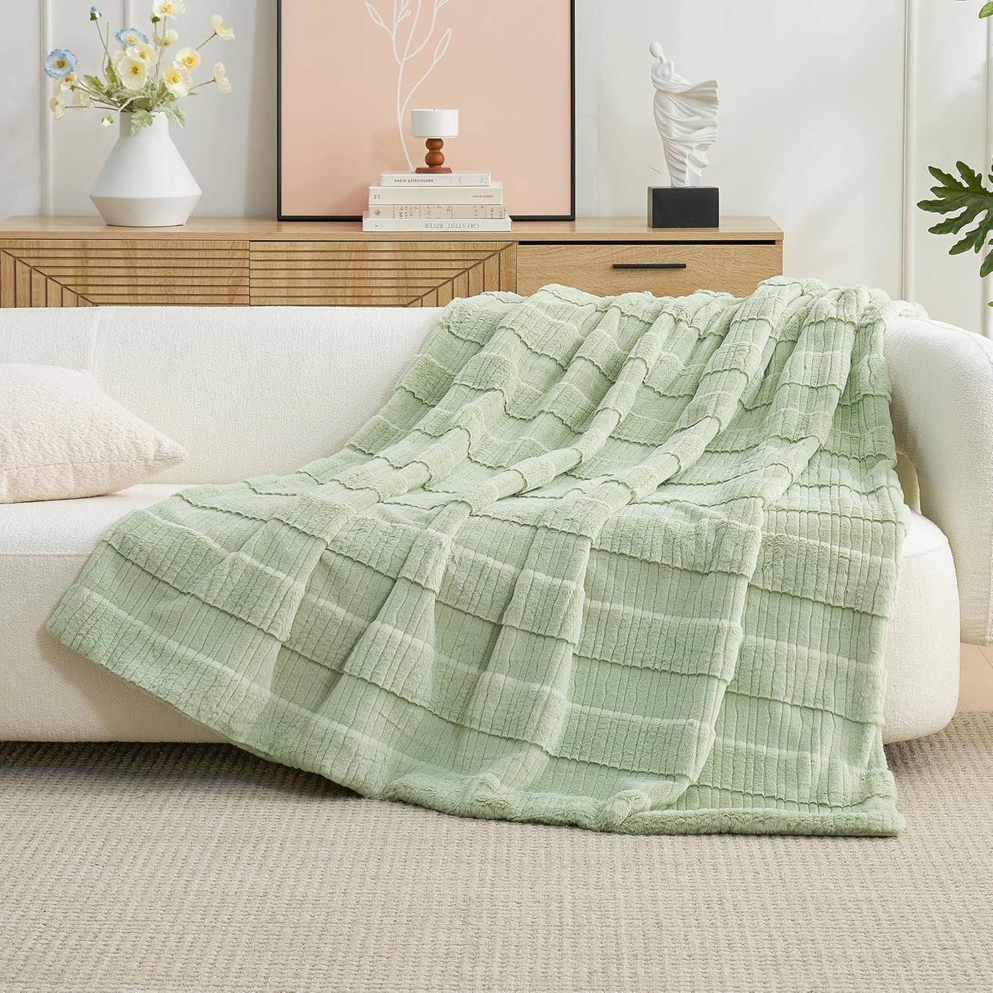 Amélie Home Luxury Striped Faux Fur Throw Blanket for Couch, Embossed Split Fur Cozy Fuzzy Fluffy