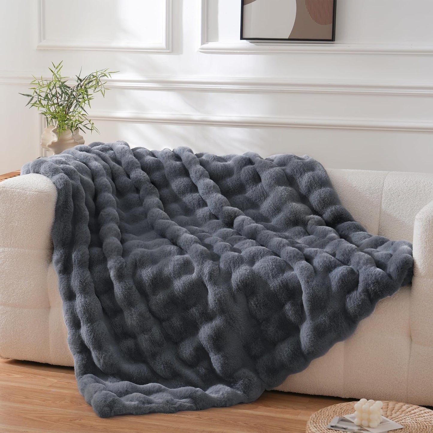 BENVWE Faux Fur Throw Blanket for Couch Bed - Fluffy Soft Thick Bubble Blanket for Living Room Home