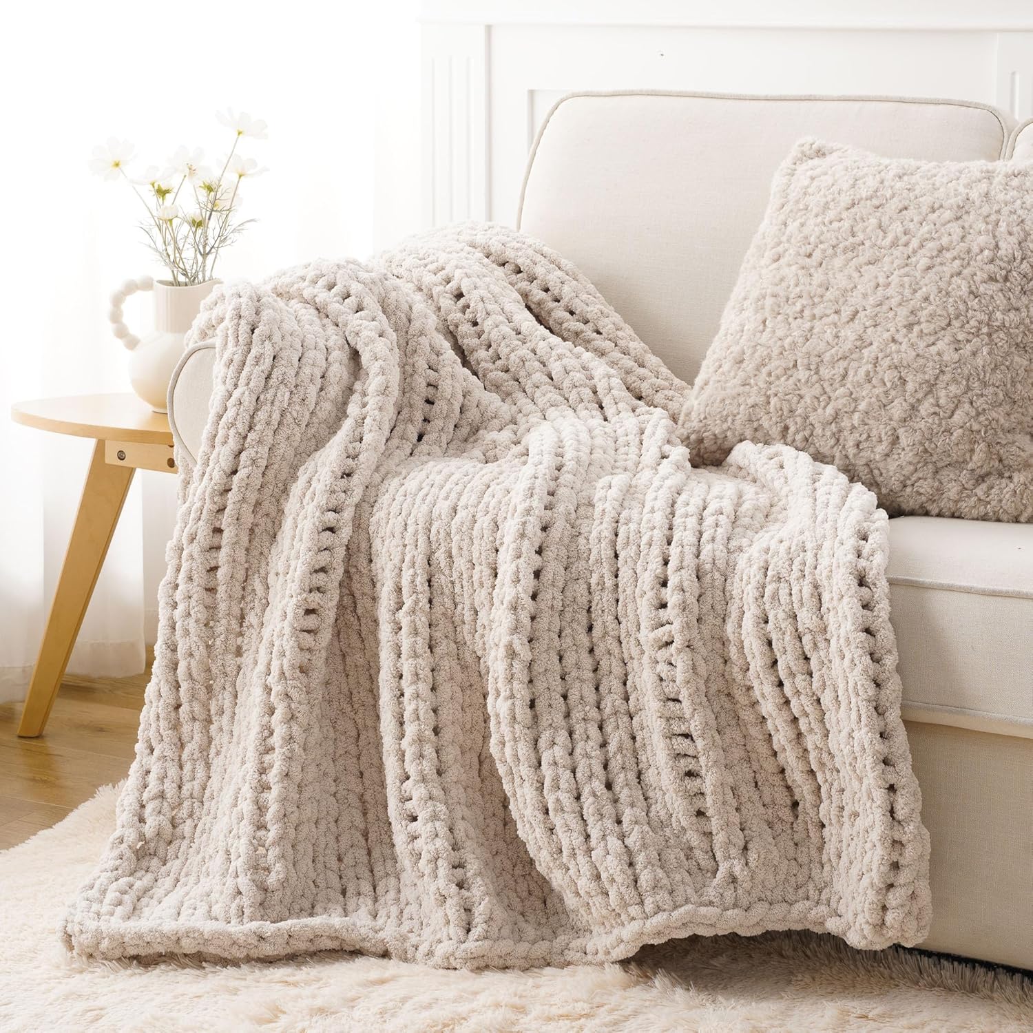 Battilo Chunky Knit Throw Blanket, Soft and Thick Chenille Throw Blanket, 50"x60" Handmade Cable