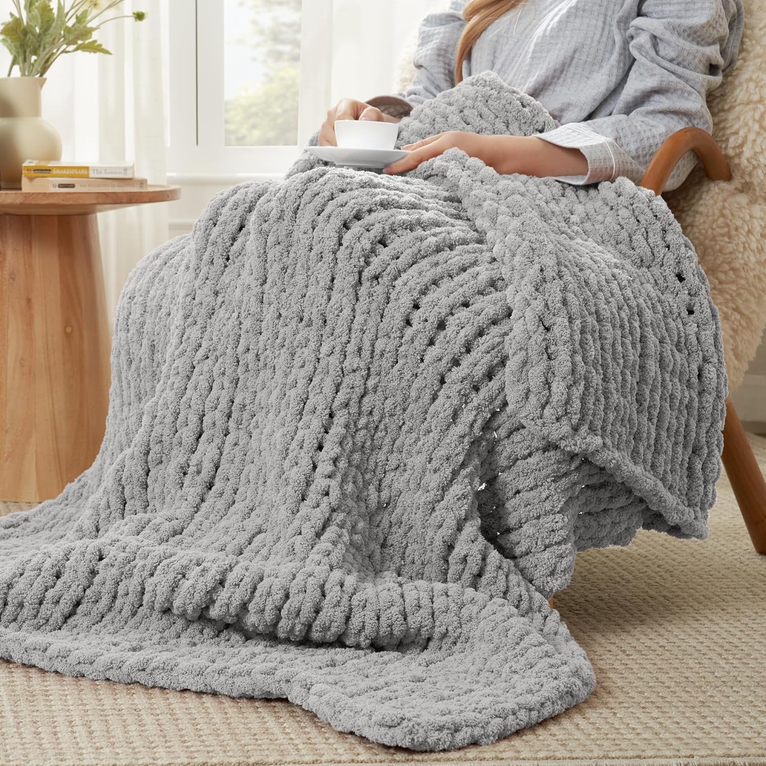 Amélie Home Chunky Knit Throw Blanket for Couch, Soft Chenille Crochet Blanket for Sofa, 50"x60"