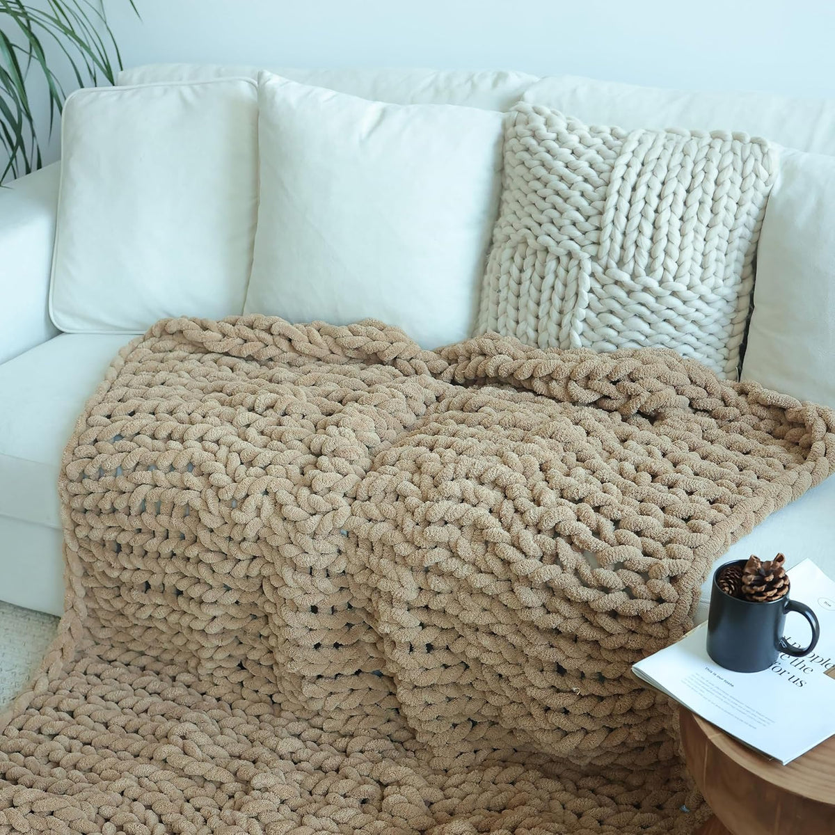 Maetoow Chenille Chunky Knit Blanket Throw （50×60 Inch）, Handmade Warm & Cozy Blanket Couch, Bed