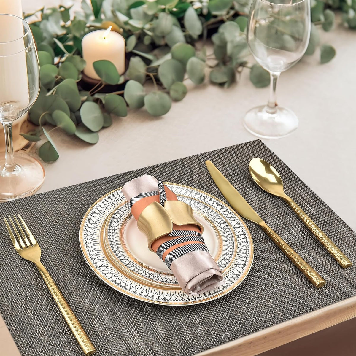 Placemats Set of 4 - Easy Clean Washable Vinyl Placemats - Wipeable Heat Resistant Table Mats for