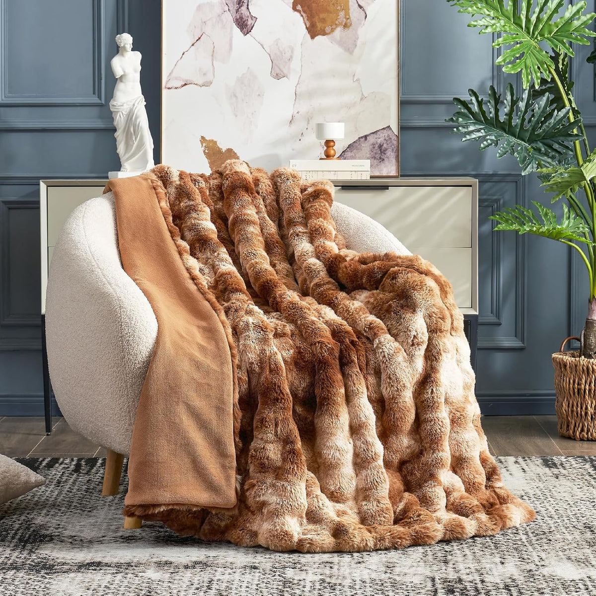 Cozy Bliss Faux Fur Throw Blanket for Couch, Fuzzy Soft Plush Thick Bubble Blanket for Sofa Bedroom