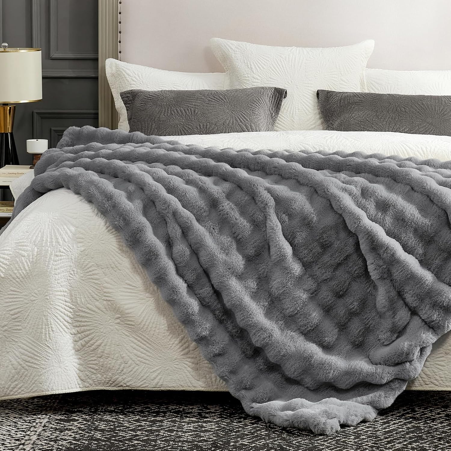 Cozy Bliss Faux Fur Throw Blanket for Couch, Fuzzy Soft Plush Thick Bubble Blanket for Sofa Bedroom