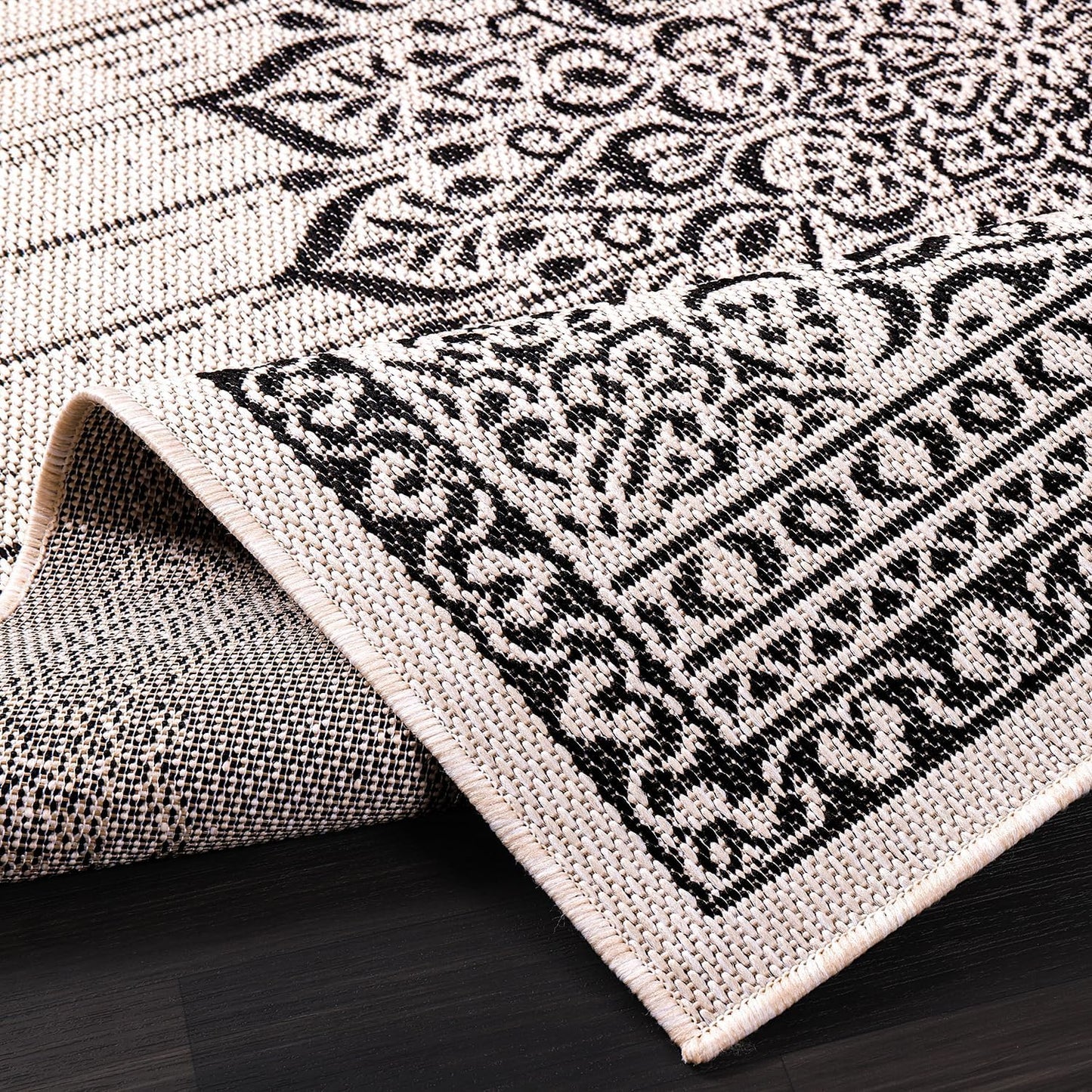 CAMILSON Outdoor Rug, 5x7 Medallion White Black Modern Area Rugs for Indoor and Outdoor Patios