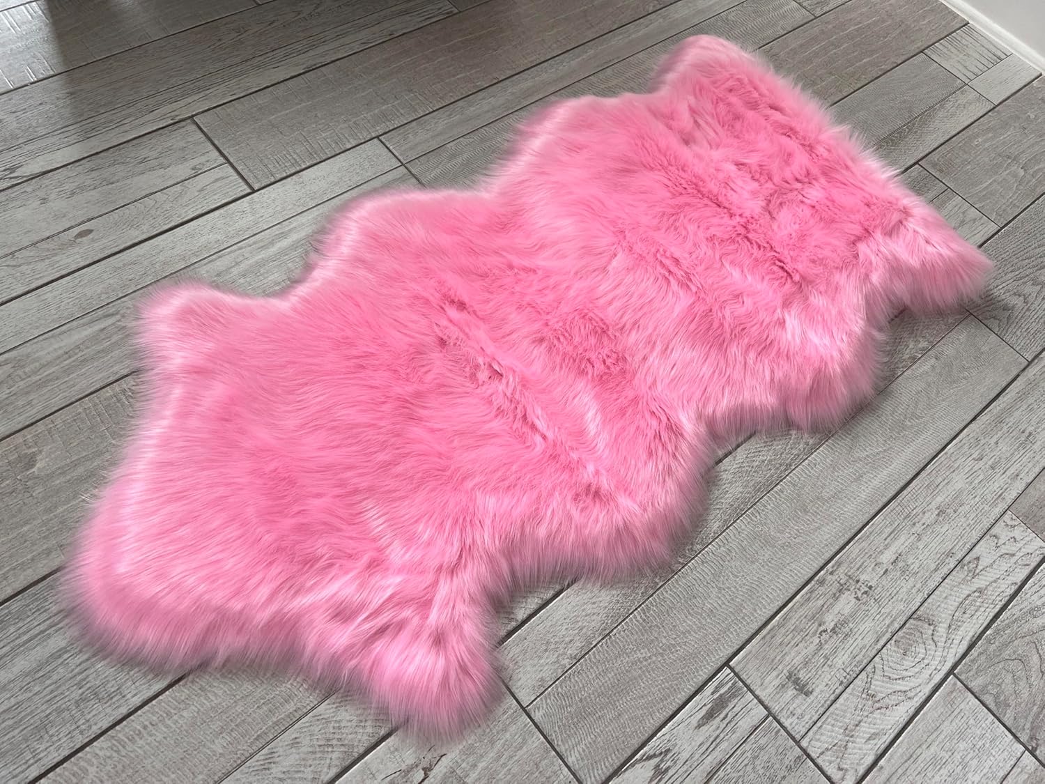 LAMBZY Faux Sheepskin Super Soft Hypoallergenic Free Shape Silky Shag Rug, Luxury Shaggy Plush