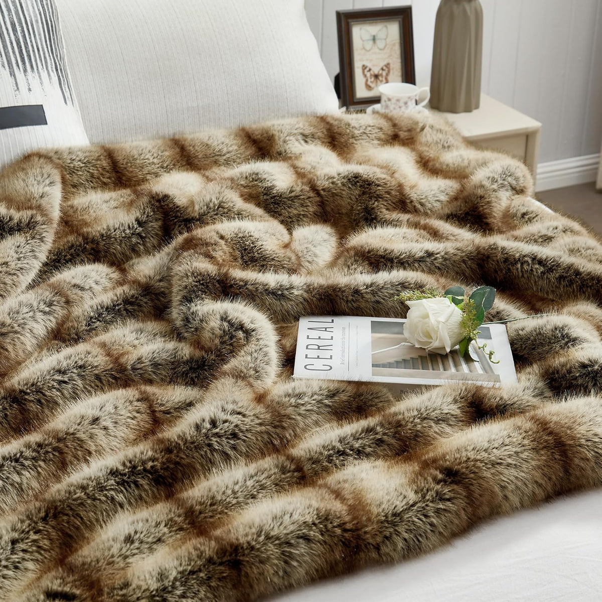 DREAMNINE Premium Luxury Fuzzy Animal Skin Faux Fur Throw Blanket 50" x 60", Double Sided Thick