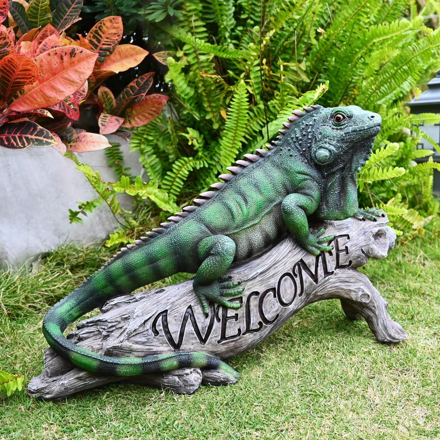 Chameleon Figurine Lizard Garden Decor: Big Iguana Figure Outdoor Statue Resin Yard Decoration