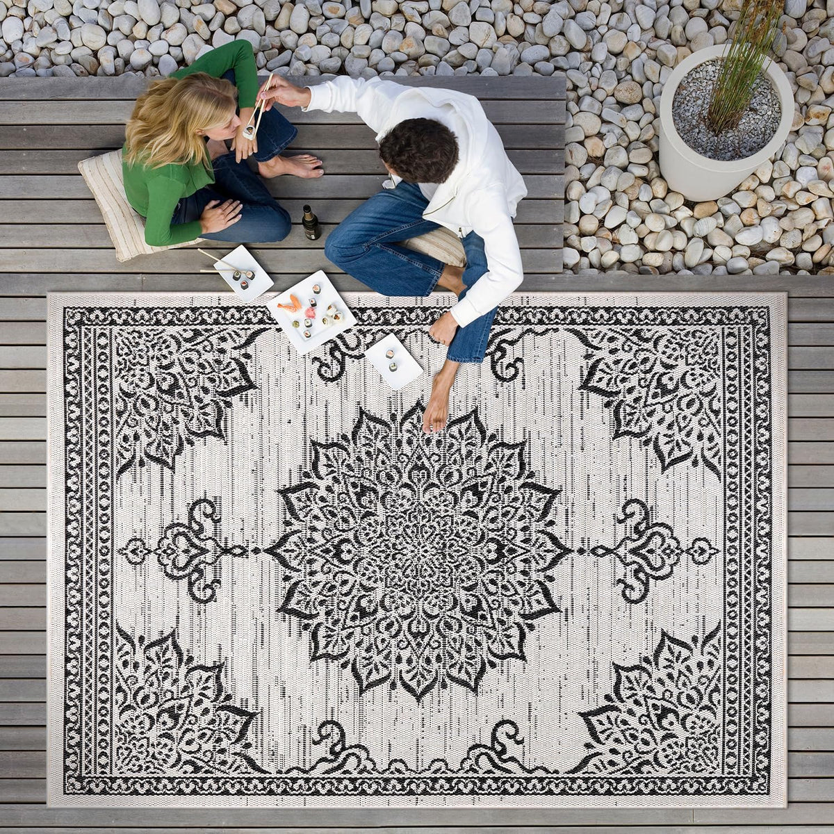 CAMILSON Outdoor Rug, 5x7 Medallion White Black Modern Area Rugs for Indoor and Outdoor Patios