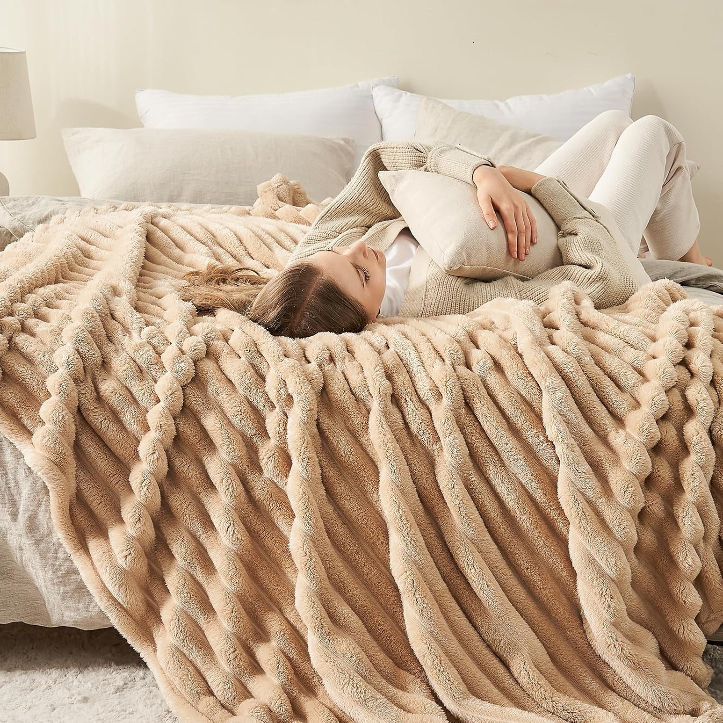 NEWCOSPLAY Super Soft Twin Blanket Brown Premium Silky Flannel Fleece 3D Ribbed Jacquard
