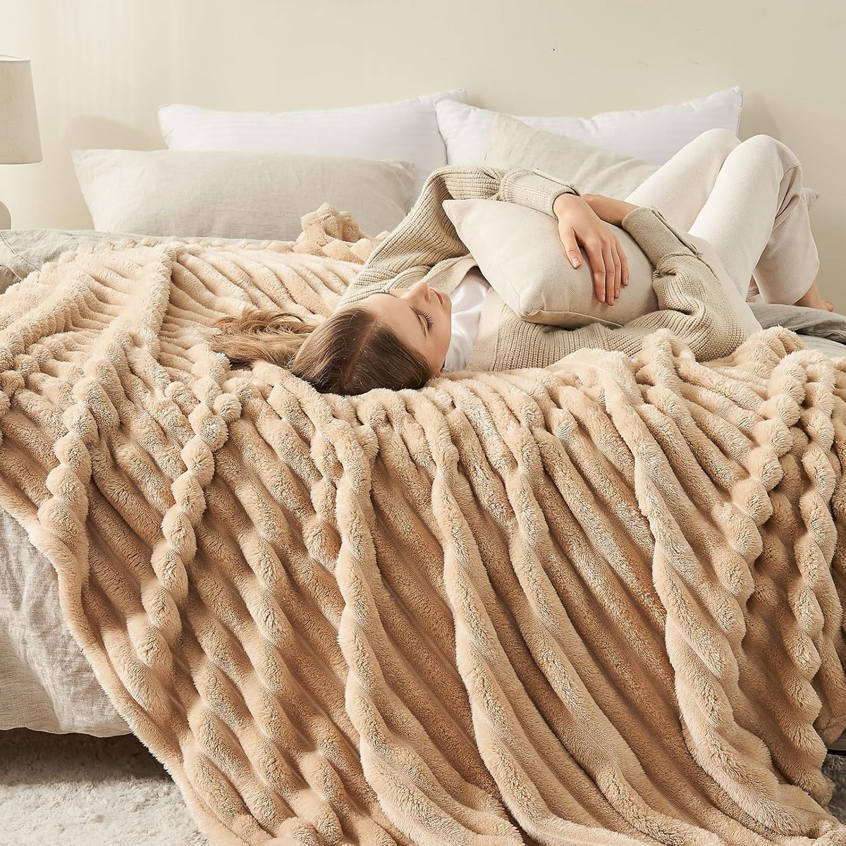 NEWCOSPLAY Super Soft Twin Blanket Brown Premium Silky Flannel Fleece 3D Ribbed Jacquard